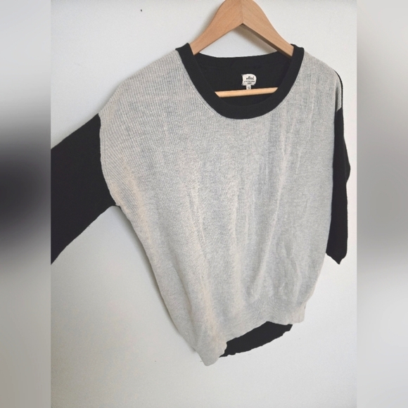 Wilfred silk cashmere cotton 3/4 sleeve gray and back colorblock sweater | xs - Picture 3 of 5